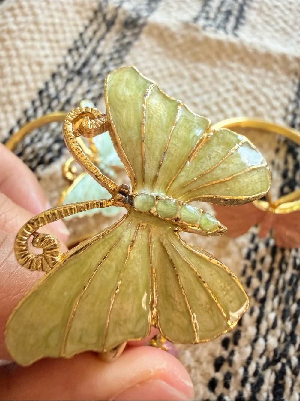 Set of 4 Gold Tone Enamel Butterfly Napkin Rings Pink Green Blue Metal